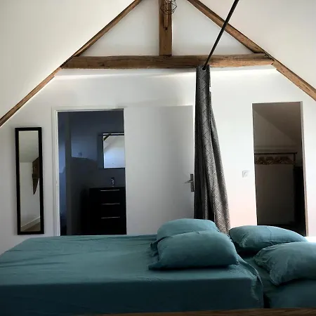 La Maison Des Pres Nyaraló *